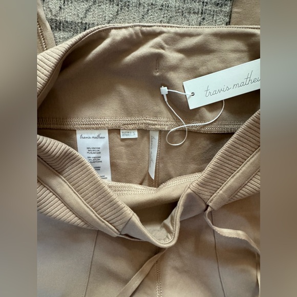 NWT | Travis Mathew | Friday Ponte Pocket Legging in Natural | Sz S - Picture 6 of 6